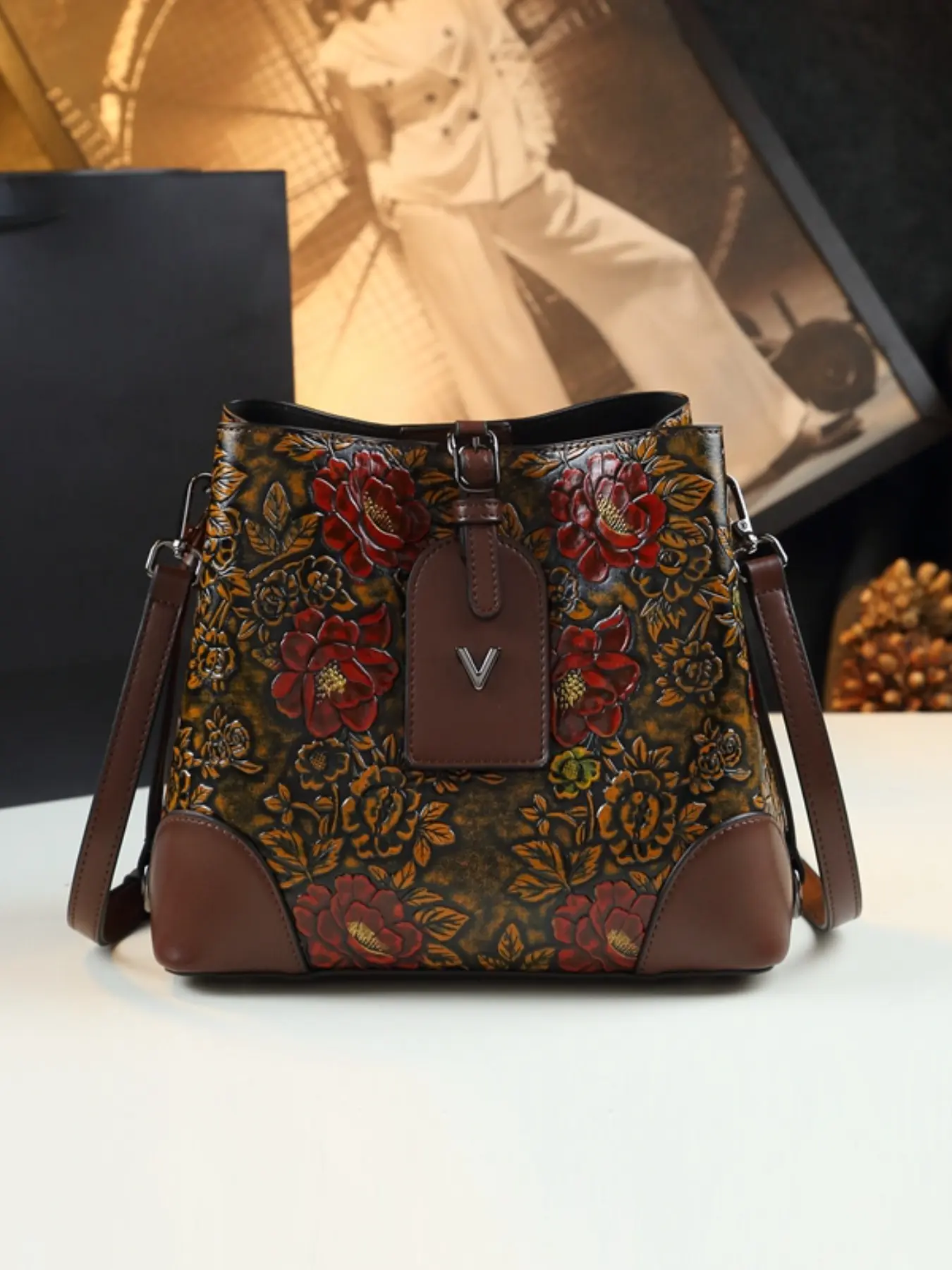 Vintage Embossed Bucket Bag for Women, Large Capacity Shoulder Crossbody Bag, Traditional Style Peony Pattern, Commute Bag, Crossbody Shoulder Handbag, Crossbody Shoulder Bags