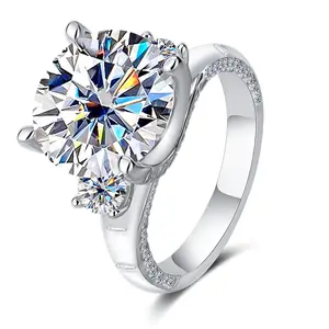 925 Sterling Silver Synthetic Moissanite Ring