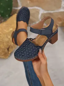 Summer Breathable Hollow Out Sandals, Middle Aged and Elderly Thick Heel Soft Sole Shoes, Magic Tape Closed-Toe Mom Shoes Design