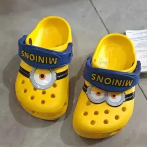 New Anime M1.ni0ns Hole Sandals Stuart Dave Slippers Sandals Kawaii Eva Anime Home Beach Shoes Summer Sandals Drainage