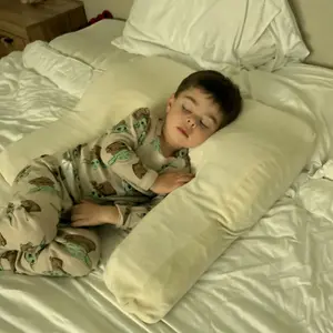 The Revolutionary Cocoon Pillow  Back Support Anti Bacterial White Memory foam Contoured Neck support reduces snoring
