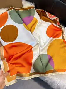 Classic Leaf Pattern Towel, Satin Smooth Texture, All Seasons Use, Beach Party, Holiday Gift, Loose-Fitting, Elegant Style