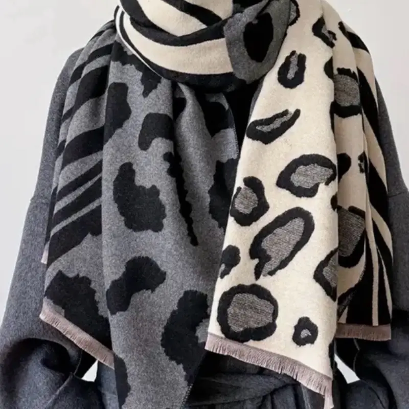 Pashmina03 Scarf - Leopard Print Design, Soft Fabric, Versatile for Various Occasions