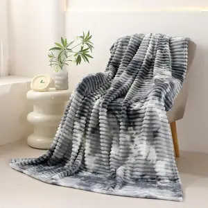 Super Soft Fleece Throw Blanket for Couch & Bed, Soft Warm Throw, Lightweight Cozy Design for All Seasons, Perfect Gift for Women & Moms