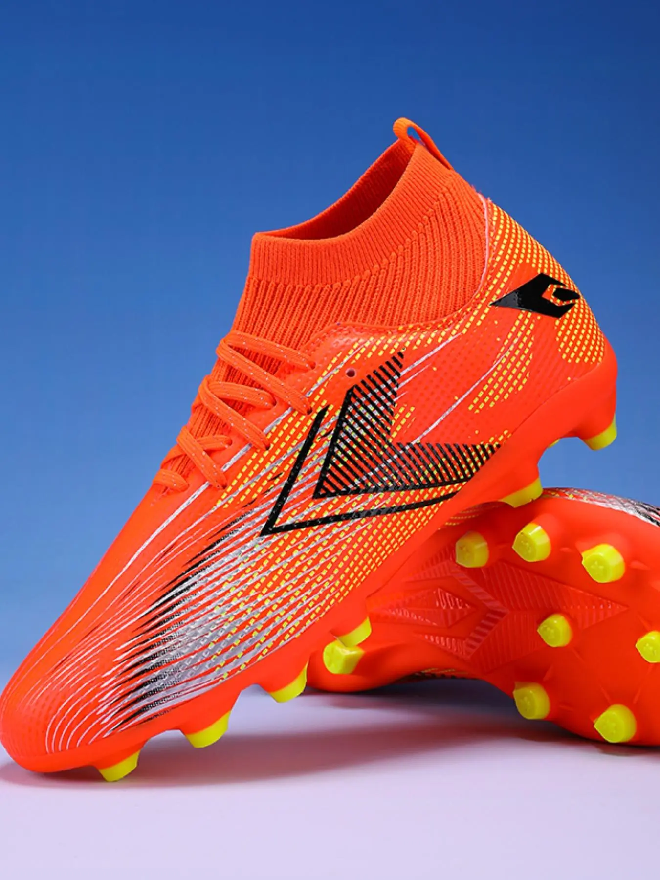 Sporty Men's All Over Print Slip on Football Boots, Football Field Boots, Breathable Non-slip Spiked Football Shoes, Professional Soccer Shoes for Outdoor Training, Sports Shoes, Soccer Cleats