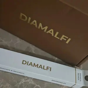 2 Tip UltraFine Pen - For Beard & Eyebrows - Water Resistant, Natural Look, Easy to Use, Long Lasting - Beard Pencil Filler, Eyebrow Pencil Filler - Beard Pen, Brow Pen - DIAMALFI