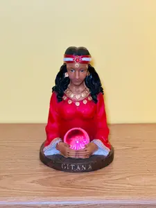 Gypsy statue Gitana