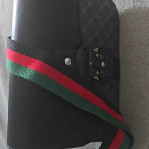 review image 0