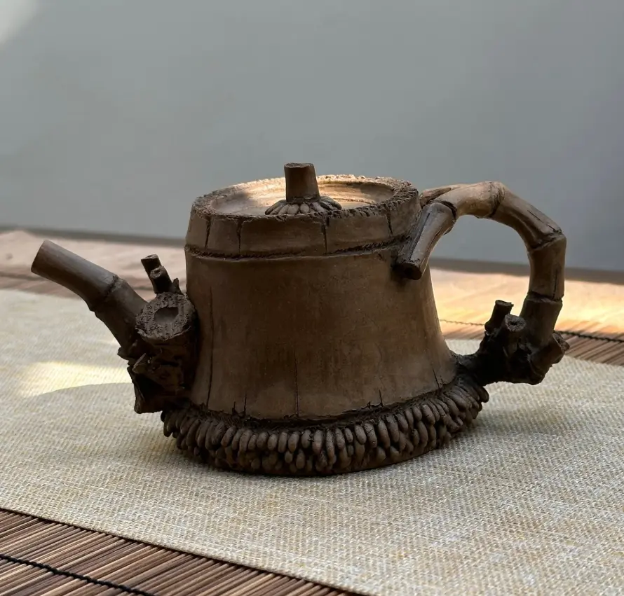 Hand-Kneaded Bamboo Teapot | Crafted from Taiwanese Clay