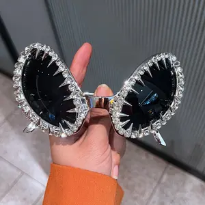 Alien-Themed Punk for Women - Iridescent Rainbow Gradient Lenses with Sparkling Accents, Metal Chain Frame for Festivals, Parties & Bold Fashion Statements cosplay Masks lights