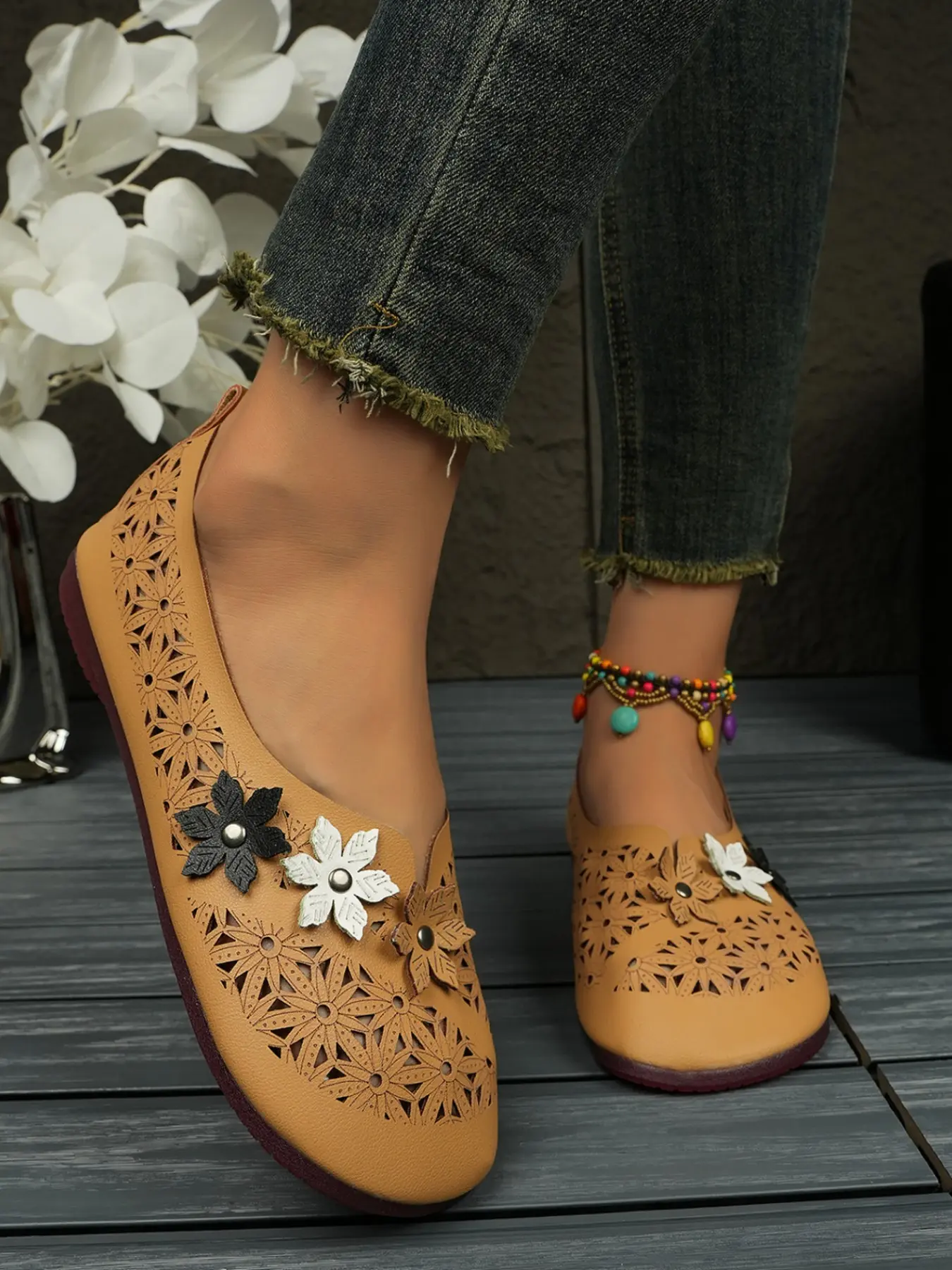 Women's Floral Hollow Out Embellished Low-Top Single Shoe, Casual PU Rubber Sole Footwear for All Seasons, Brown