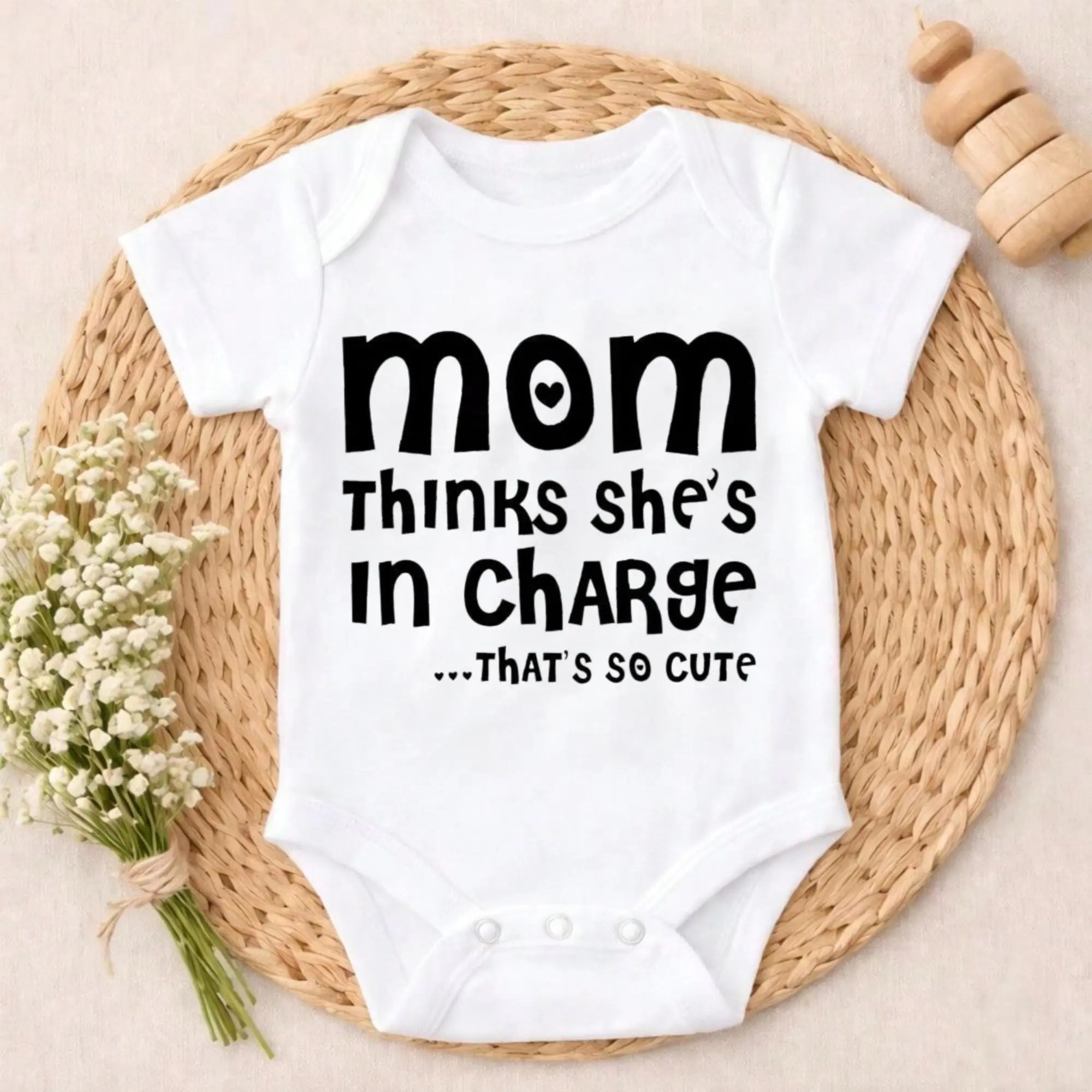 Newborn Baby Bodysuit with "Mom Thinks She's In Charge" Funny Slogan, Unisex Short Sleeve 100% Cotton Romper, Ultra-Soft New Parent Baby Shower Gift, Sizes 0-24 Months, Short Sleeve Tops, Vibrant, Cute Print