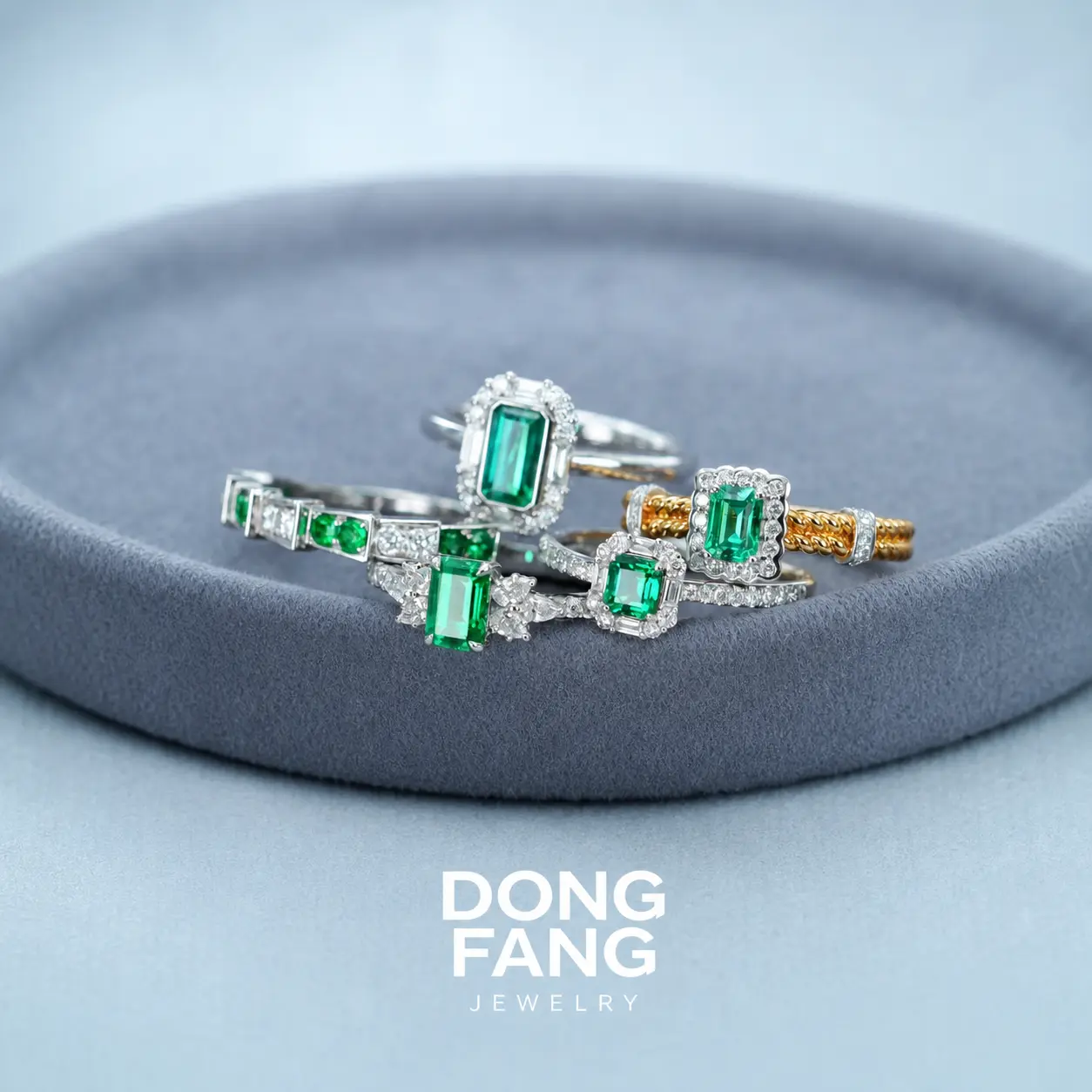 Natural Emerald Ring, AU750 ,Verdant Green (VVG), Exquisite Minimalist Design