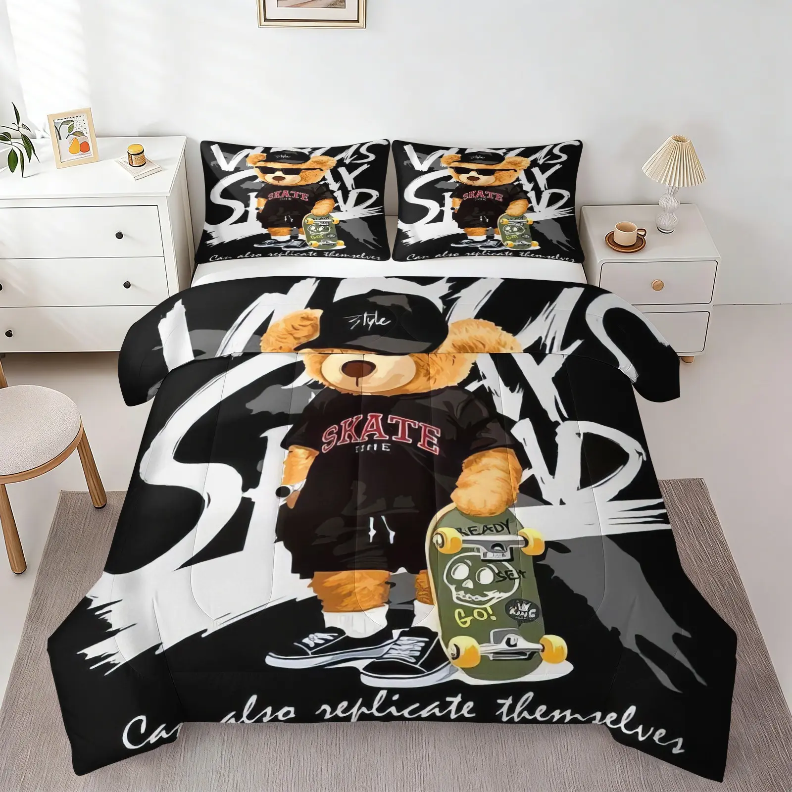 2/3Pcs Graffiti Pattern Skateboard Teddy Bear Comforter Set, Cool Design Streetwear Style Quilt Bedding Set with Pillowcases, Trendy Cartoon Bedding for Teens & Boys, Soft Cozy Warm for Bedroom & Dorm Room Home Decor