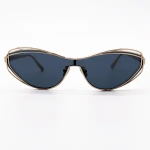 Dior Shield Sunglasses Iconic Designer Style Lightweight Comfortable Construction Sleek Lenses for Trendsetters Trendy Sun Protection