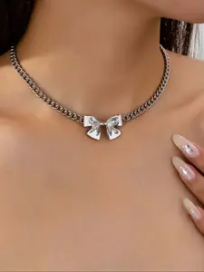 Elegant Bowknot Metal Pendant Fashion Necklace, Exquisite Women's Jewelry for Daily Wear, Parties, Dates, and Mother's Day Gifts