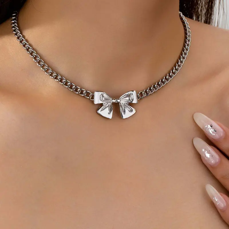 Elegant Bowknot Metal Pendant Fashion Decorative Necklace, Exquisite Women's Jewelry for Daily Wear, Parties, Dates, and Mother's Day Gifts, Fashion Jewelry Party