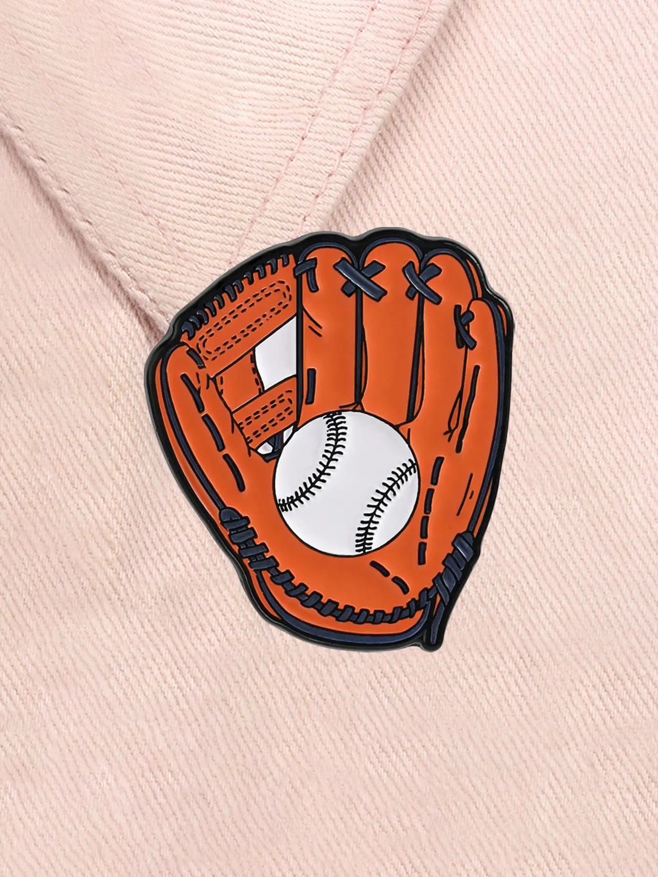 Vintage Baseball Glove Enamel Pin Classic Sports Style Retro Baseball Lover Alloy Brooch Backpack Clip Fashion Accessory Enamel Lapel Pins