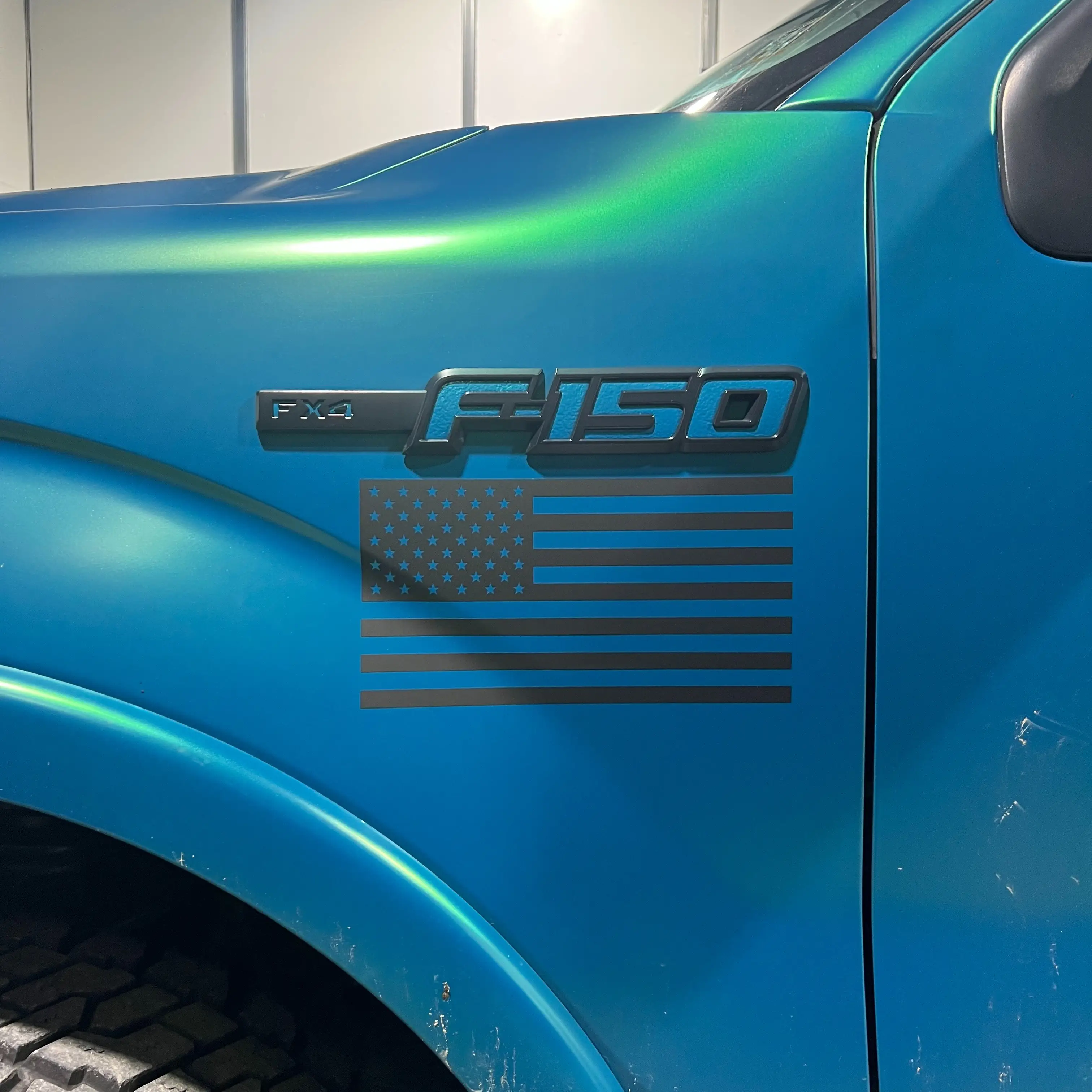 9.5"x5" Single American Flag Decal Vinyl Sticker