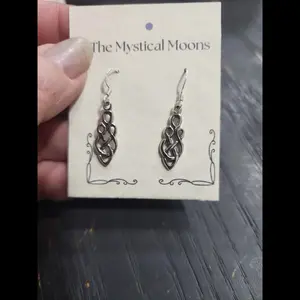 ☘️ Celtic Knot Earrings - Sterling Silver (1.5") ✨