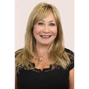 Melanie w/ Roots (long wig)