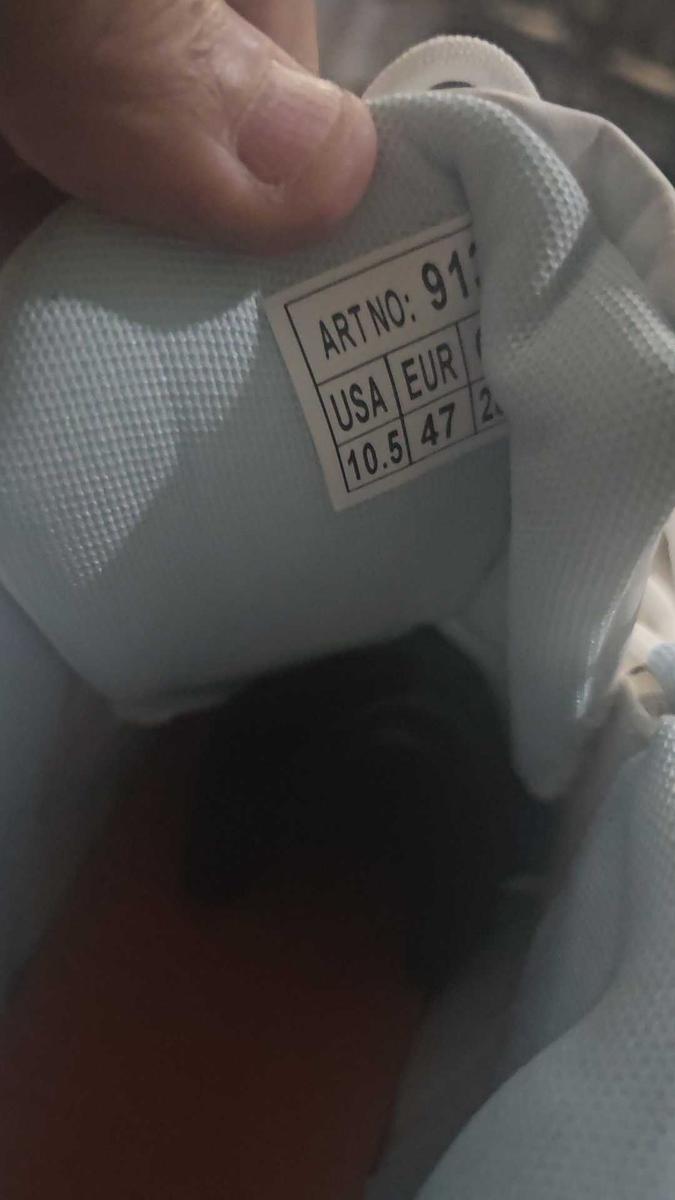 Item: Black And White, EU47