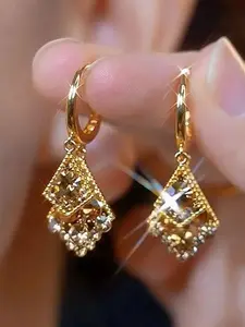 Stylish Geometric Diamond Stud Earrings for Women, Elegant and Chic Design, Lightweight and Slim Face Look Accessory, All Seasons Earrings, Alloy Earrings