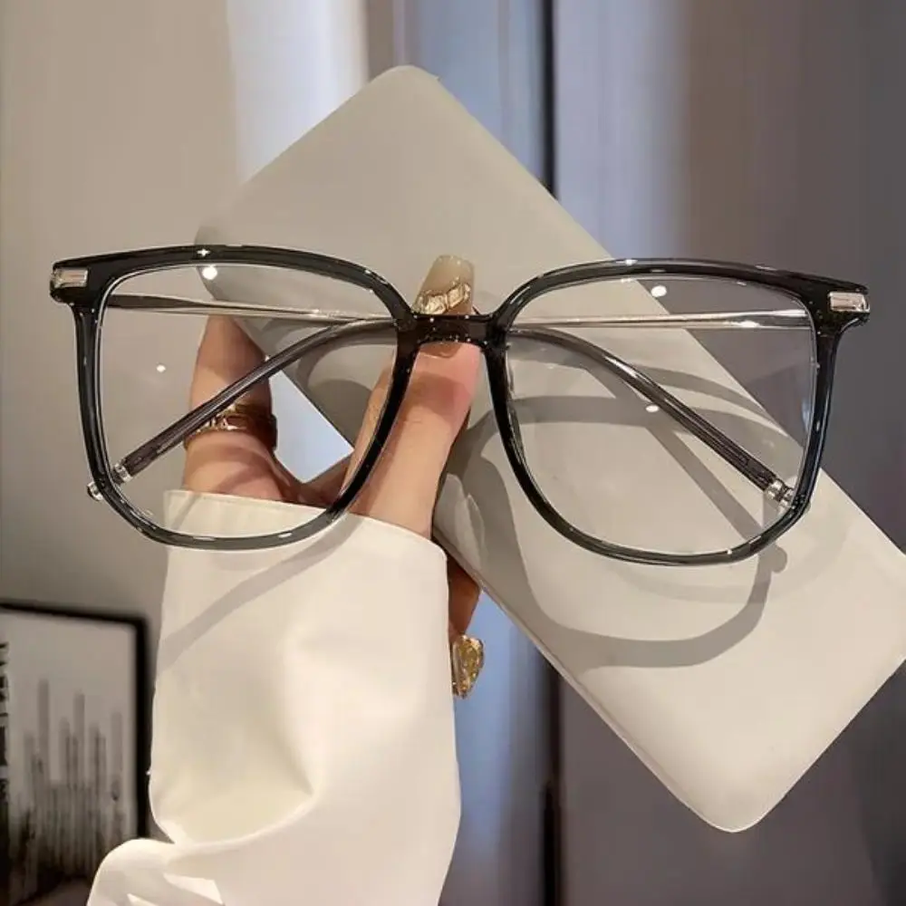 Pack of 1 Y2K retro square tortoiseshell frame glasses, stylish unisex design, lightweight and comfortable, suitable for work and everyday wear, TR material frames with zinc alloy decorative lenses.