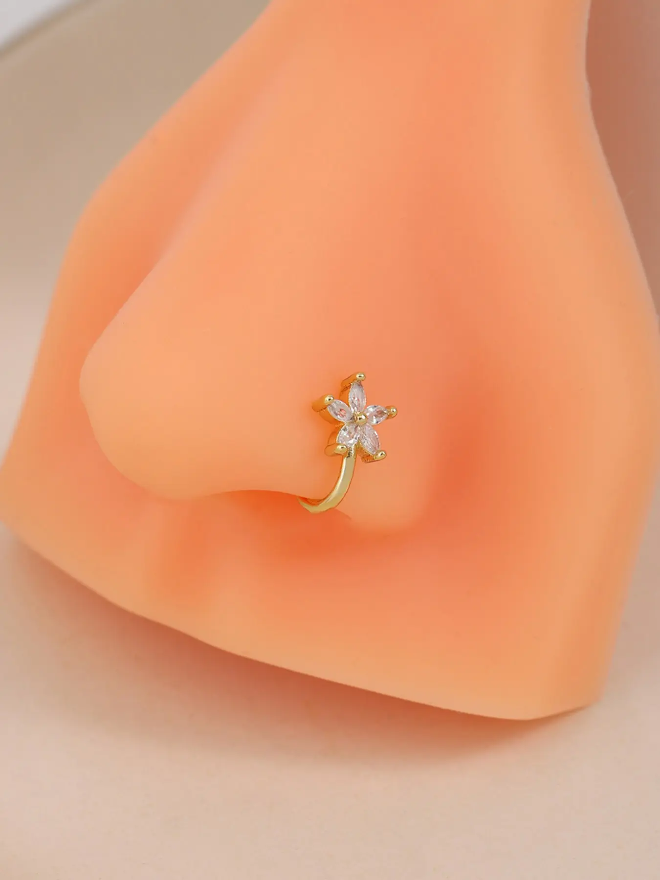 European and American Style Retro Non-Piercing Nose Clip, Fashionable Simple Floral Rhinestone Nose Stud, Trendy Accessory for Women
