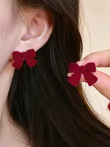 High end red bow earrings, suitable for daily wear, vacation dates and other occasions, and also a surprising and exquisite small gift