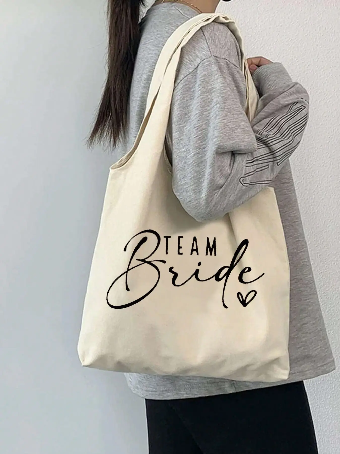 Large Capacity Bridal Handbag, Personalized Bride Gift, Reusable Foldable, Perfect for Wedding, Bachelorette Party, Engagement, Honeymoon