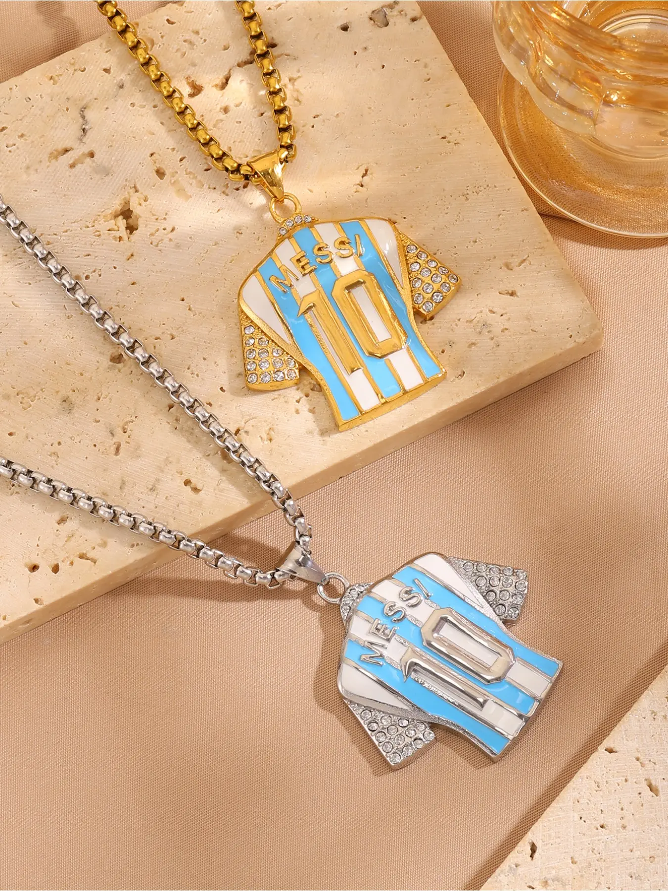 1 classic casual and fashionable gold size 10 Messi jersey pendant necklace, made of 304 stainless steel material, suitable for daily wear, sports, party wear, and birthday gift giving, Exquisite Jewelry Gift, Trendy Jewelry, Trendy Charms Necklace