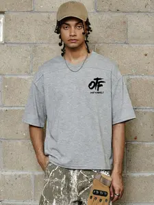 Men’s Oversized Grey T-Shirt, OTF “ONLY THE FAMILY” Brushstroke Graphic Drop Shoulder Tee, Soft Breathable Cotton Blend Casual Streetwear for Daily Wear, Weekend Hangouts, Layering & Hip-Hop Inspired Outfits, Ideal for Street Style Enthusiasts & Hip-Hop F