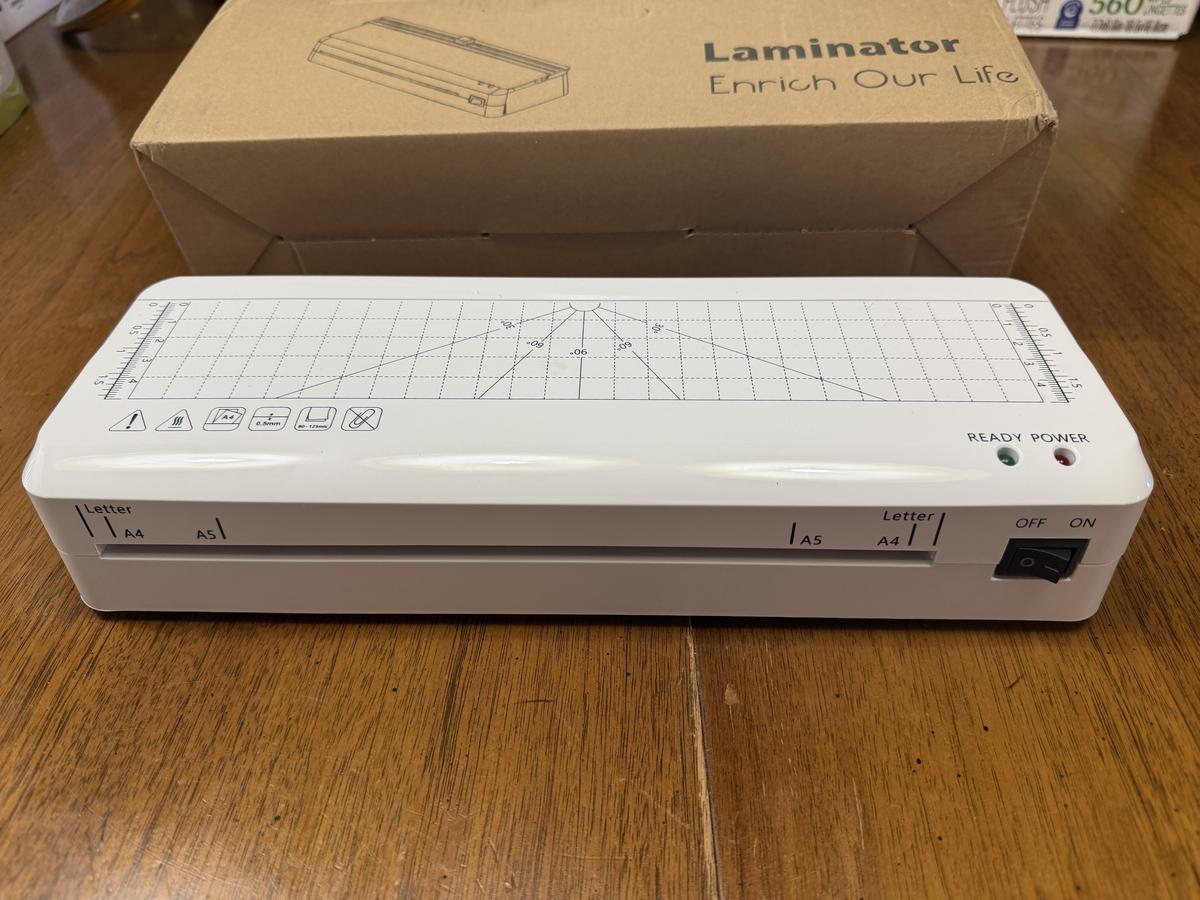 Item: A4 Laminator White (10Films+Cutter+Corner Rounder)