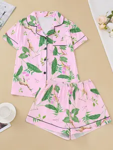 Giraffe Print Satin Pajama Set for Women, Cute Short Sleeve Top & Pants, Lightweight Silky Sleepwear, Cozy Gift for Her