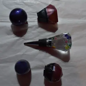 Wine bottle stoppers