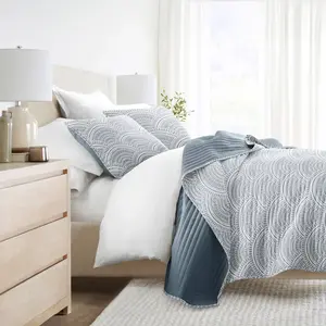 Luxury Lightweight Reversible Quilted Coverlet Set - Becky Cameron (Matching Shams Included),  Scallop  / Dusk Blue, King/California King