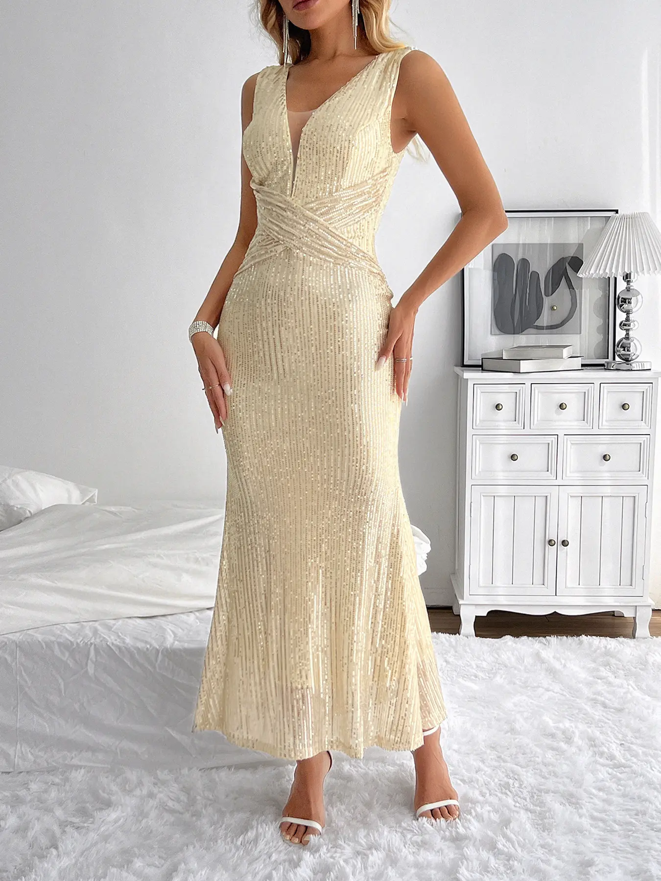 Women's Formal Mermaid Gown - Elegant Sparkly Champagne Gold Sequin, Deep V-Neck & Criss Cross Back for Prom or Gala, Glitter, Metallic, Elegance, Anniversary, Pull-On, All Seasons, Sleeveless, Party, Mermaid Silhouette, Sequin Fabric, Do Not Dry Clean, H