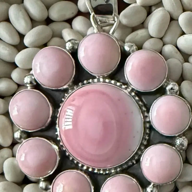 Pink conch cluster pendant