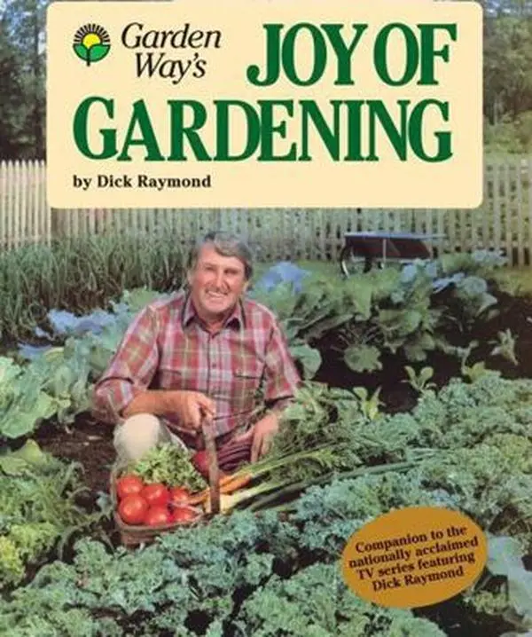 USED Book - Garden Way's Joy of Gardening by Raymond, Dick (Paperback) - english