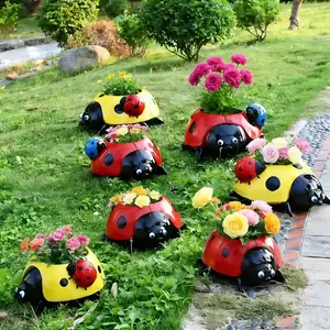 Cute Resin Ladybug Figurine, Blue Garden Decoration, Adorable Seven-Pointed Ladybug Ornament, Outdoor Yard Decor