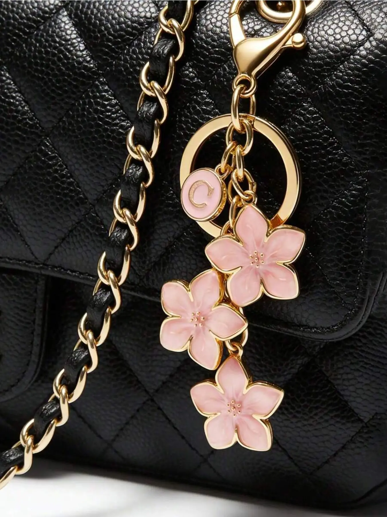 1 cute flower letter keychain, A-Z letters, flower bag charm, elegant letter pendant, cherry blossom keychain, enamel keychain, car accessory bag, fashion accessory, suitable for key rings, bags, wallets, suitable for girls, Heart keychain