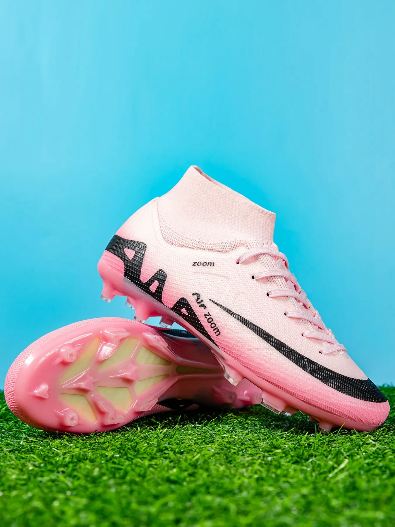 New men's game training boots Non-slip AG cleats Football boots Adult breathable high-top soccer shoes Couple outdoor professional football shoes Lawn light classic black sports soccer cleats Football Field Boots Athletic shoes TF Soccer Shoes Spike Shoes