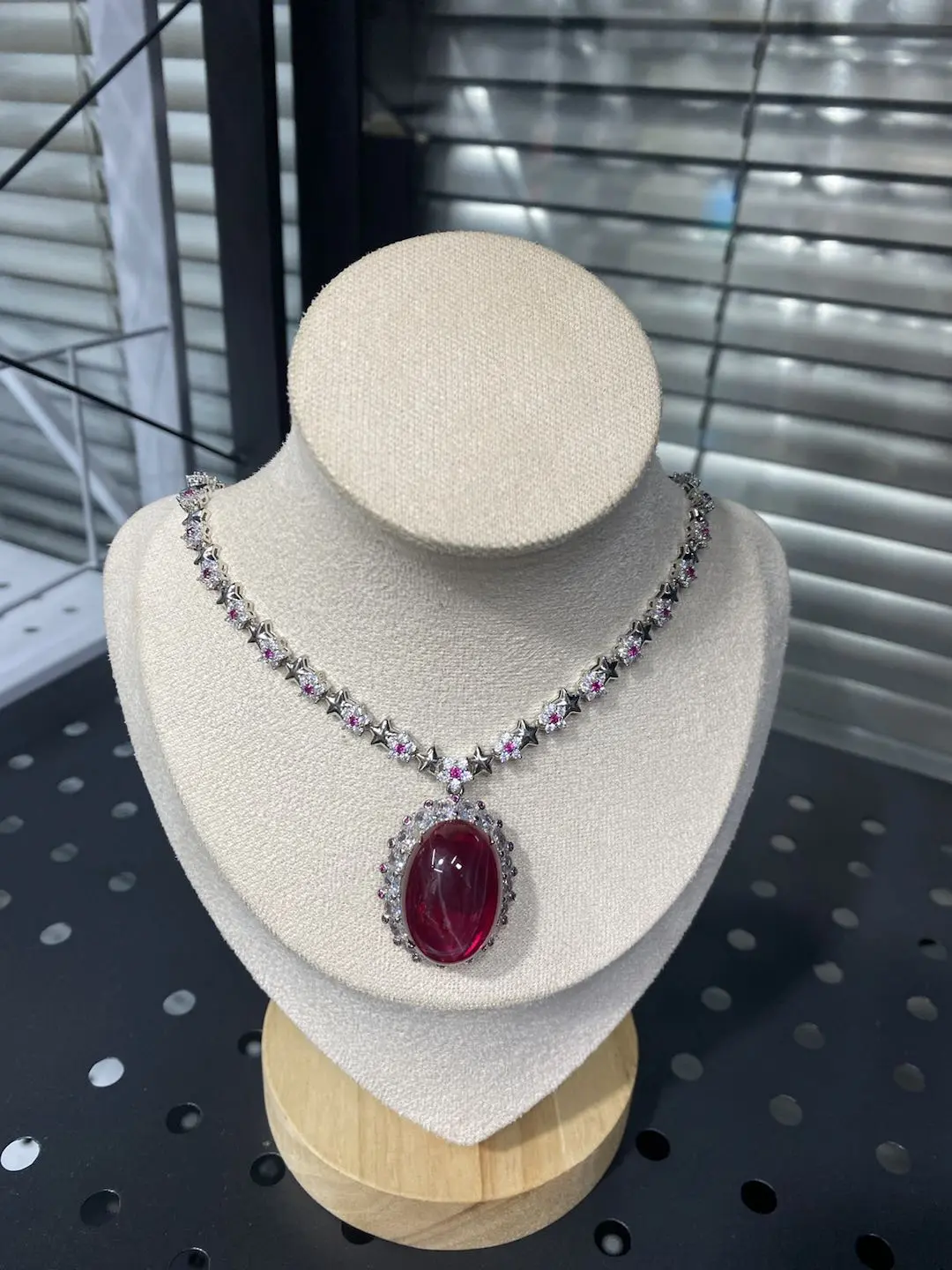 Ruby Center Star Motif Rose (17721) Natural Crystal Necklace, Fine Jewelry Accessory, Unisex