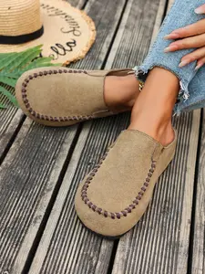 Women's Fashion Flat Streetwear Mules, Slip-On Low Heel Walking Shoes, Closed Toe Design, Comfortable & Stylish Footwear for Daily Wear