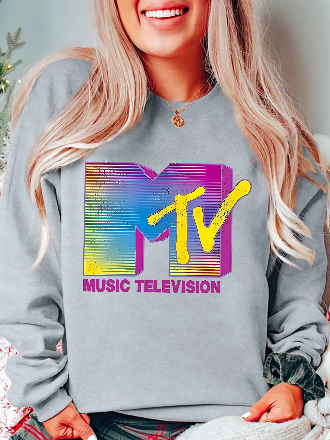 Women's Mtv Print Casual Round Neck Sweatshirt, Fitted Cartoon Pattern Top for Fall & Winter Seasons, Comfortable Daily Wear