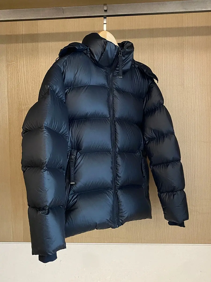 Down Jacket - Plain Design, Classic Style, Essential Winter Outerwear