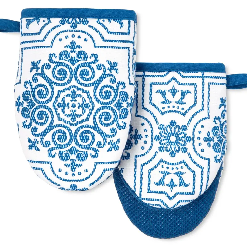 MARTHA STEWART Strie Medallion Mini Oven Mitt 2-Pack Set