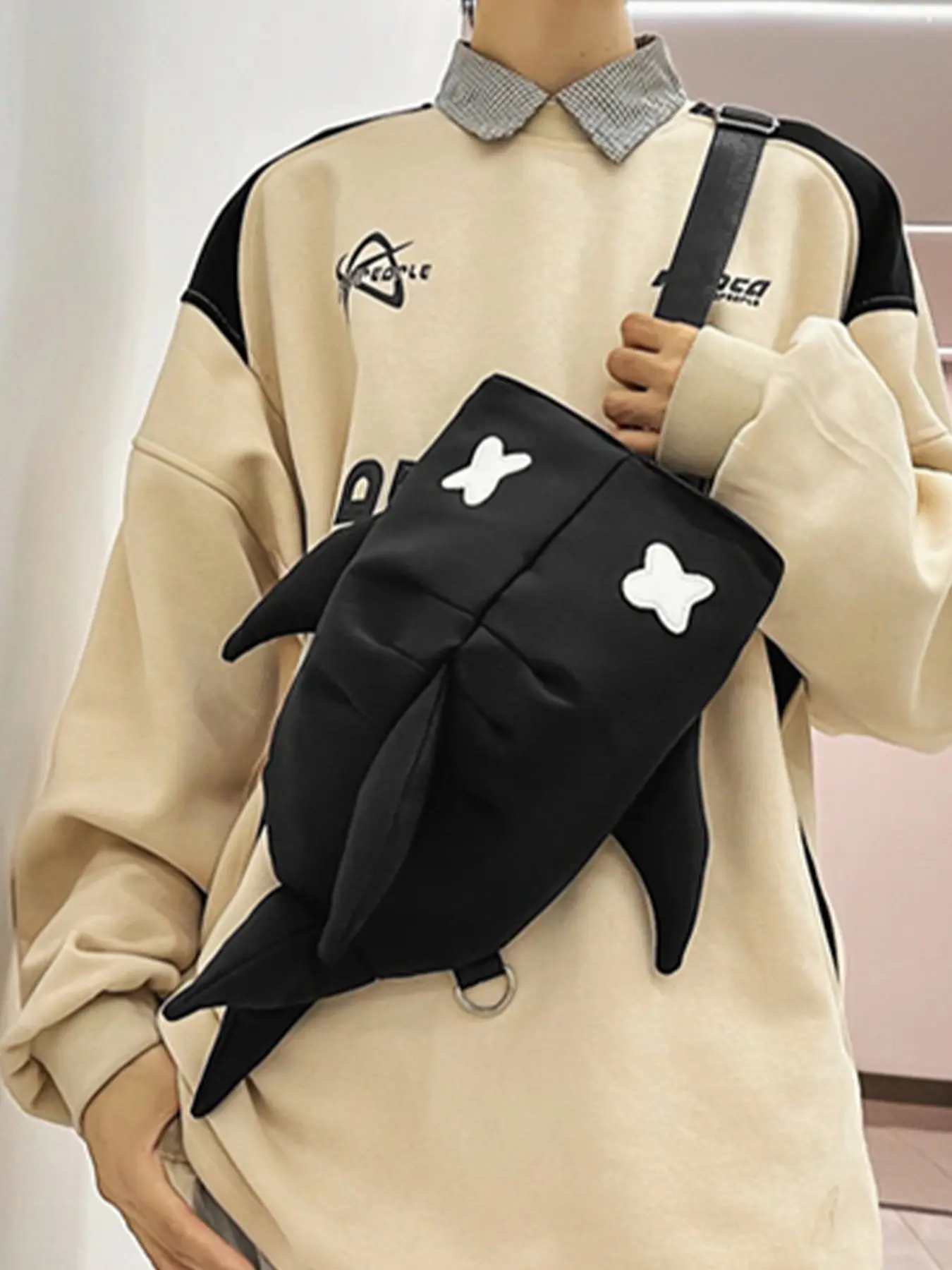 1pc Men's crossbody bag with cartoon design, solid color zipper closure, large capacity suitable for daily gatherings, shopping, photography, Casual fashion bag, Casual crossbody bags