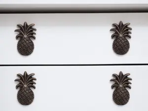 HomeRoots 635781 Antiqued Bronze Metal Pineapple Drawer Pull Knobs - Set of 6
